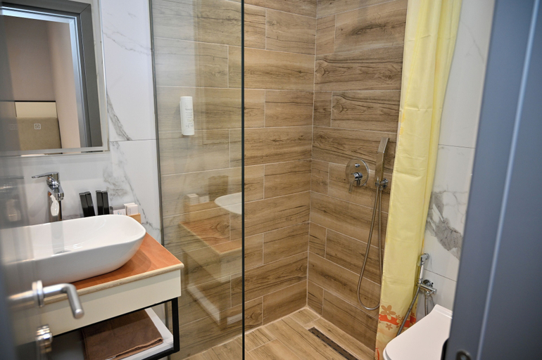 Bathroom 3, MondurO Hotel, Durrësit