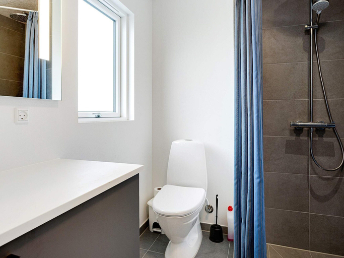 Bathroom 4, 5 Star Holiday Home in Albaek, Frederikshavn