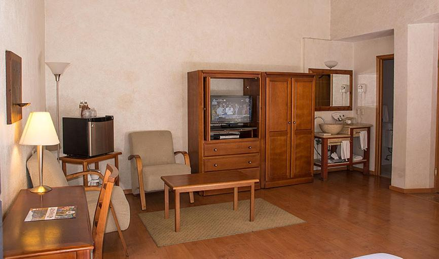 Others 4, Hostal de La Monja, Durango