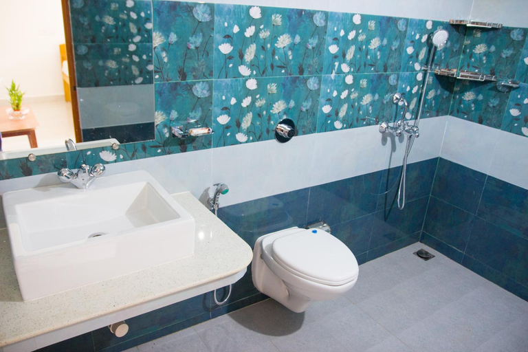 Bathroom 5, Palolem Apartments, South Goa