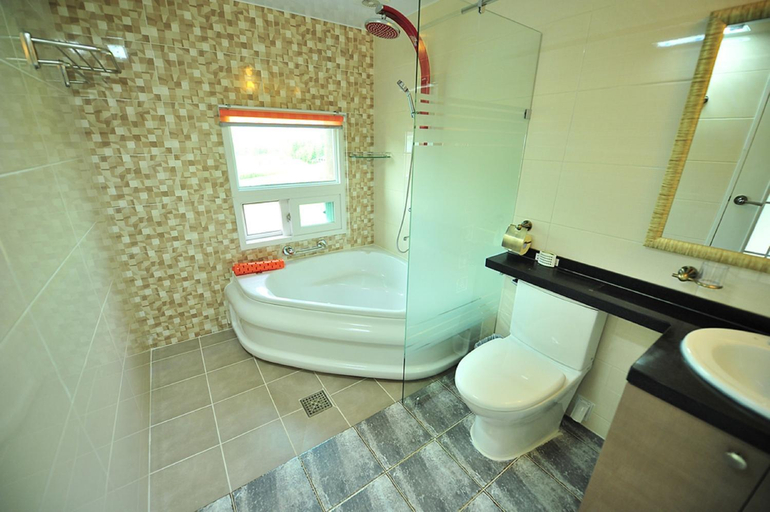 Bathroom 3, YJ Pension, Gyeongju