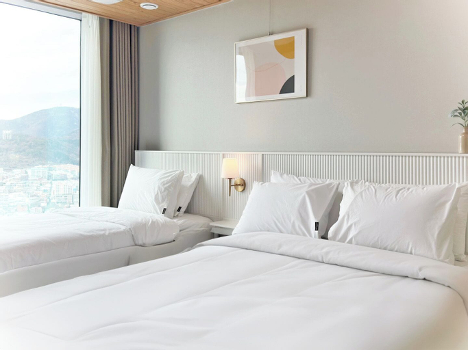 Bedroom 16