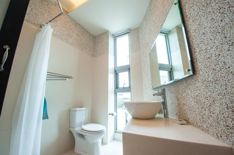 Bathroom 3, Hai Pu B&B, Penghu