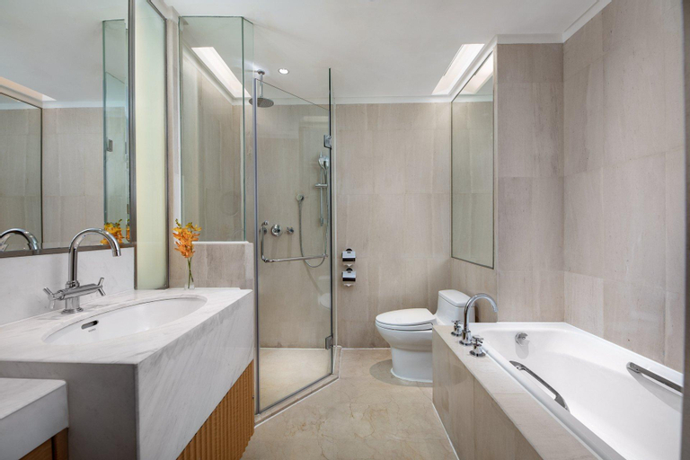 Bathroom 14