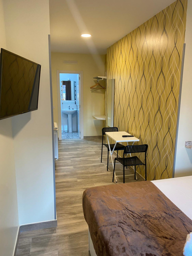 Bedroom 5, Hostal Alaska, Madrid