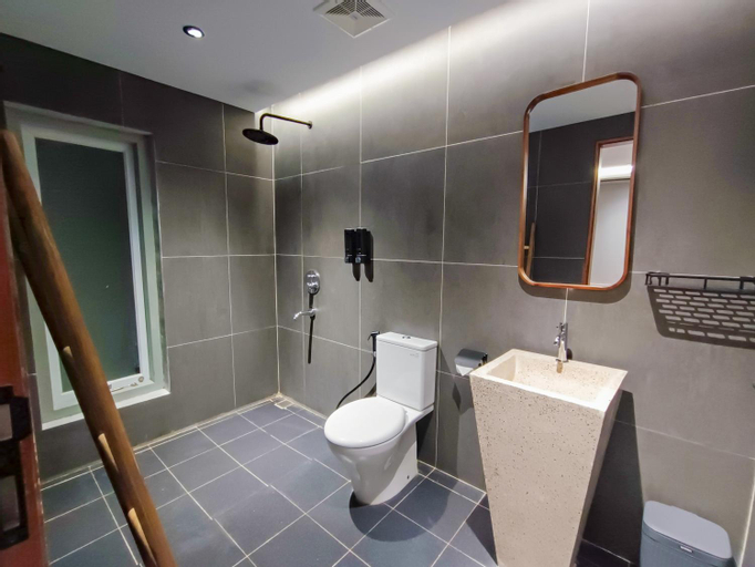 Bathroom 20