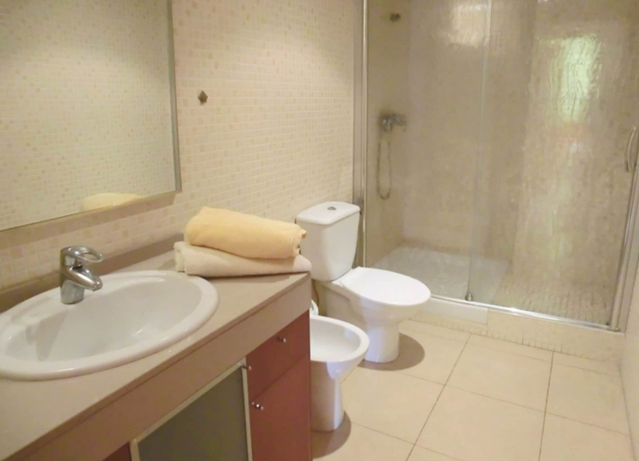 Bathroom, Apartment in Lloret de Mar - 104276 by MO Rentals, Girona