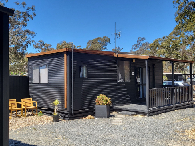 Exterior 3