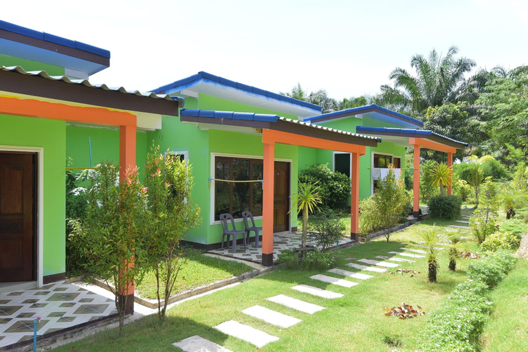 Exterior & Views