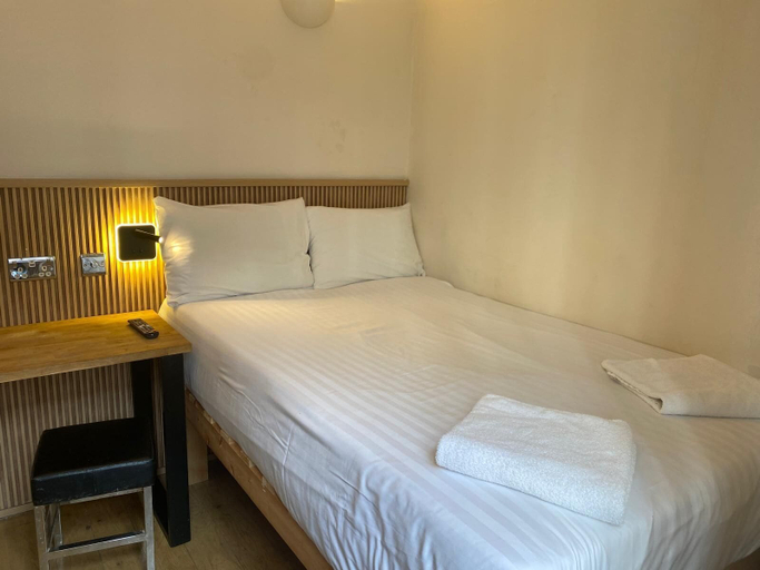 Bedroom 3, Exhibition Court Hotel 4, London