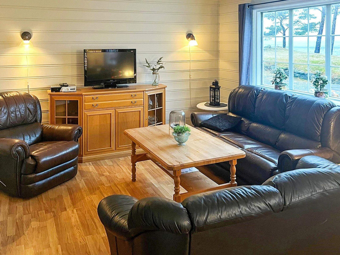 Living area 5, 8 Person Holiday Home in Flatraket, Selje