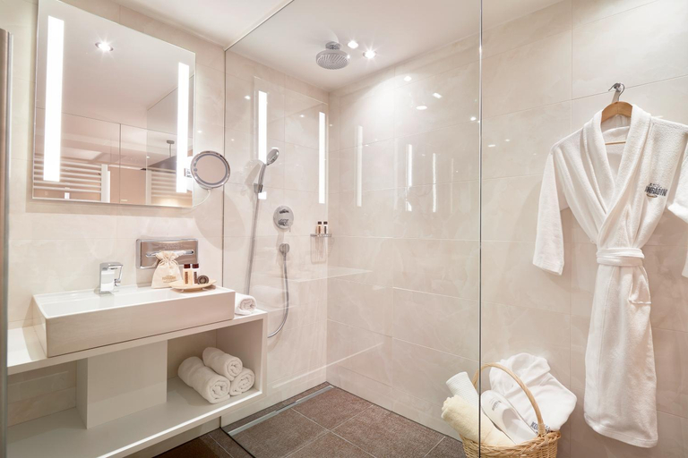 Bathroom, Hotel Konradin, Imst