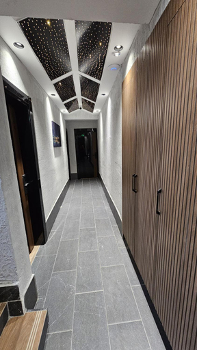 Others 5, Rever Hotel, Merkez