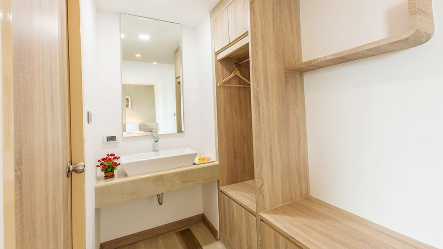 Bathroom 4, B2 Ubon Premier Hotel, Muang Ubon Ratchatani