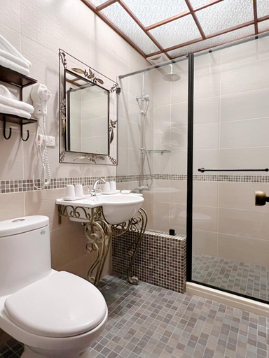 Bathroom 2, Salzburg B&B, Hualien