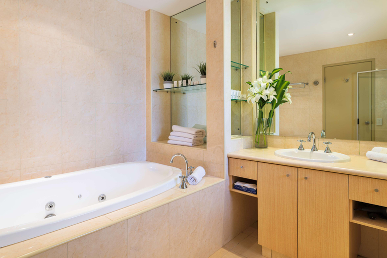 Bathroom 18