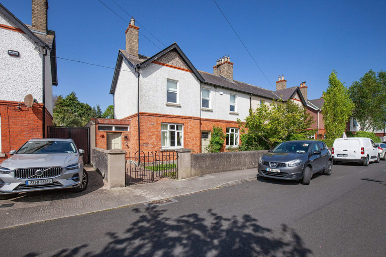 Exterior & Views 2, Charming 3BD Oasis 3 Min Walk From Beach Front!, Dublin