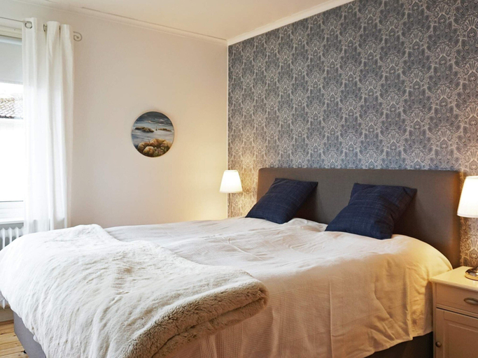 Room 3, 4 Star Holiday Home in Lysekil, Lysekil