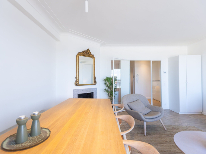 Others 5, Bright apartment with direct sea view, West-Vlaanderen