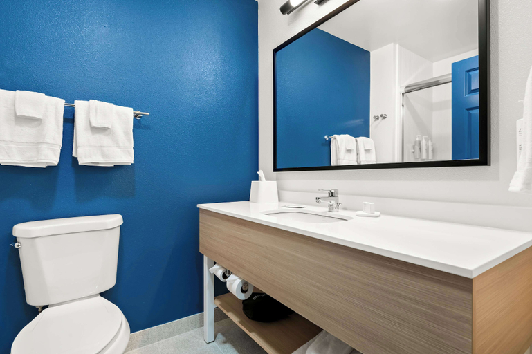 Bathroom 4, Spark by Hilton Lancaster Dutch Country, Lancaster