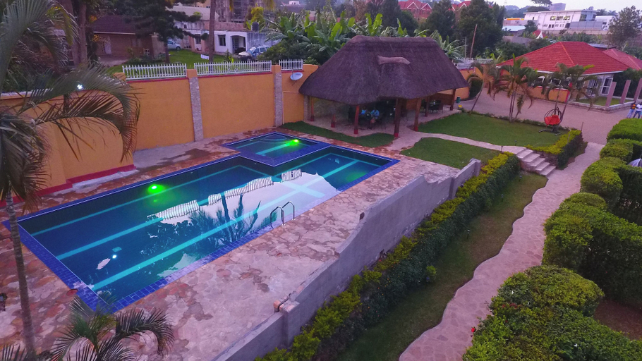 Sport & Beauty 4, Lucian Cottages, Kampala