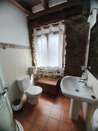 Bathroom 3, Casa Rural Irigoien, Guipúzcoa