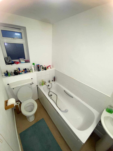 Bathroom, Cosy Studio Flat - 12 Mins to British Museum!, London