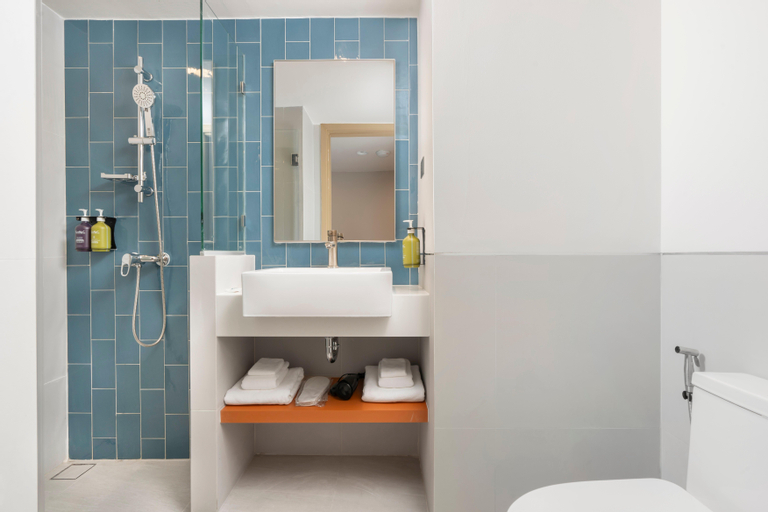 Bathroom 25