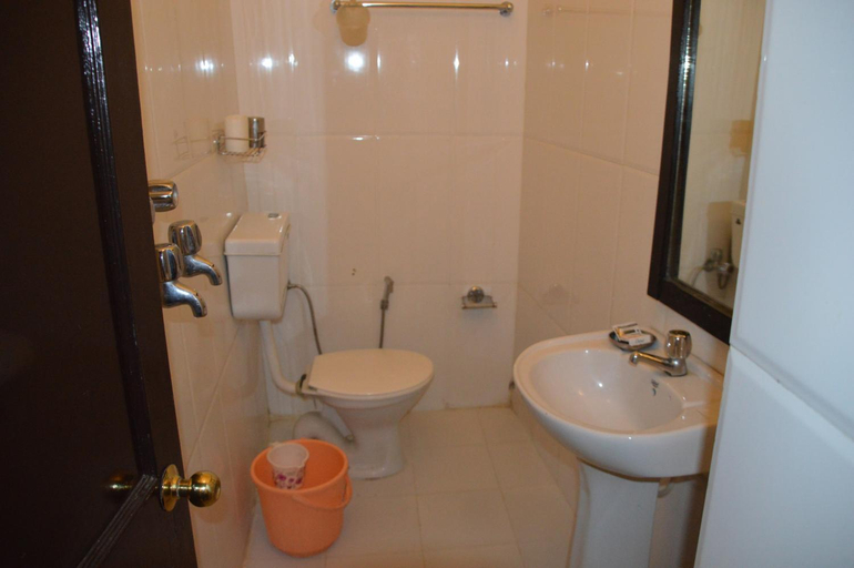 Bathroom 2, Hotel Shahi Garh, Jaisalmer