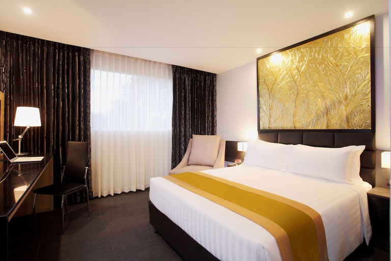 Bedroom 2, Nova Express Hotel, Pattaya