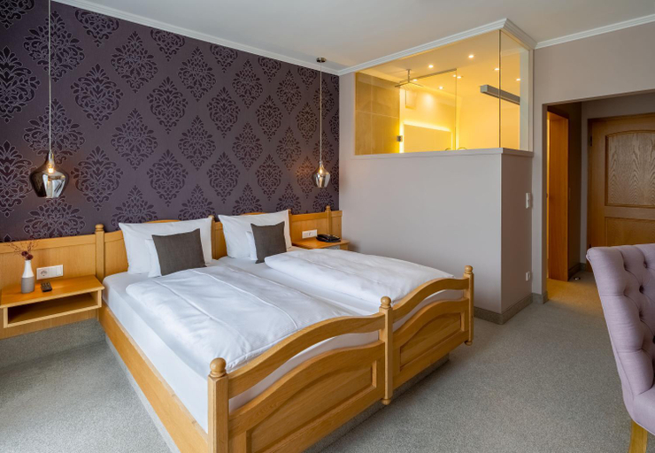 Bedroom, Krone am Park - Gastehaus des Hotel Krone, Aschaffenburg