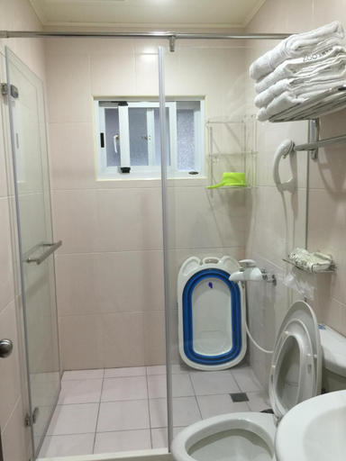 Bathroom 2, ZOO Bed and Breakfast, Taitung