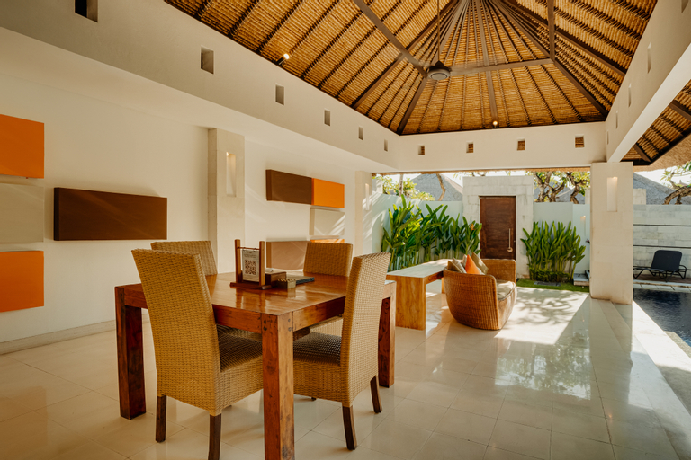 Dining Room 15