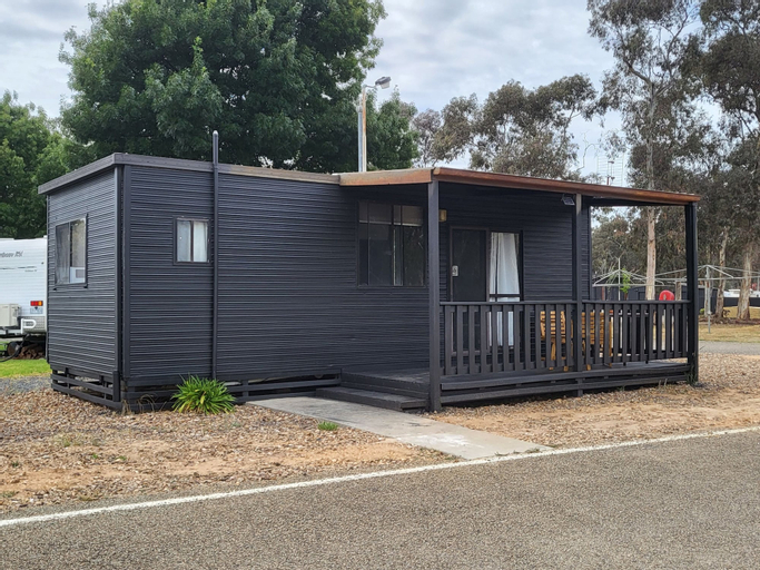 Exterior 6