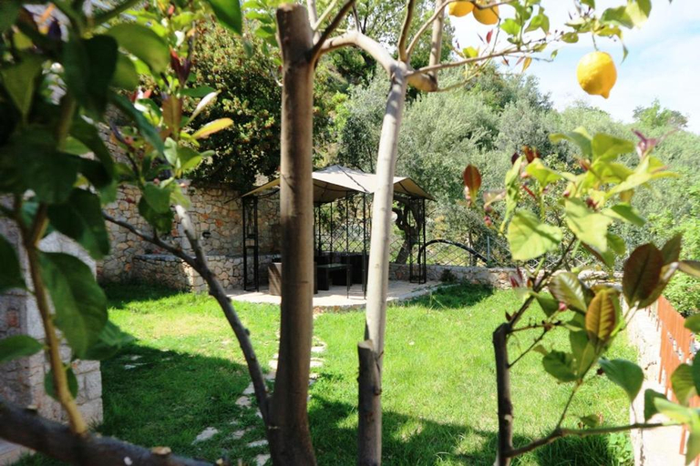 Others 5, Dio Guesthouses, Peloponnese