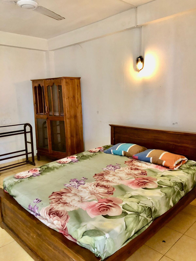 Bedroom 2, Lagoon Waves, Katana