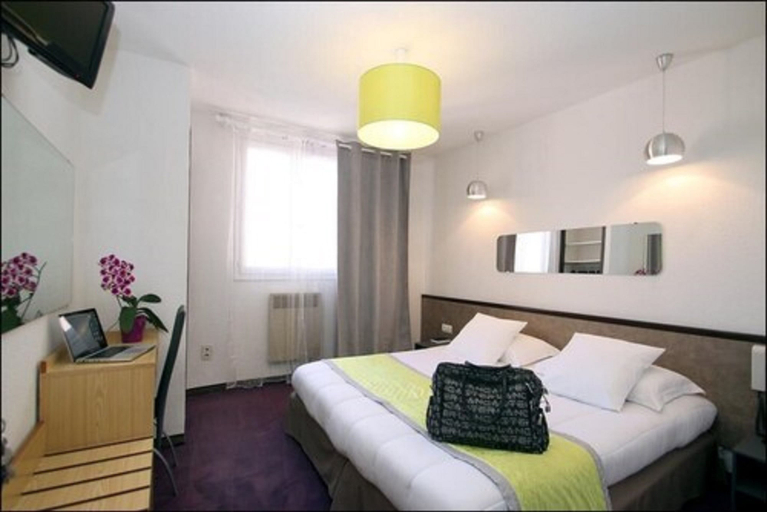Bedroom 5, Hôtel Peyramale, Hautes-Pyrénées