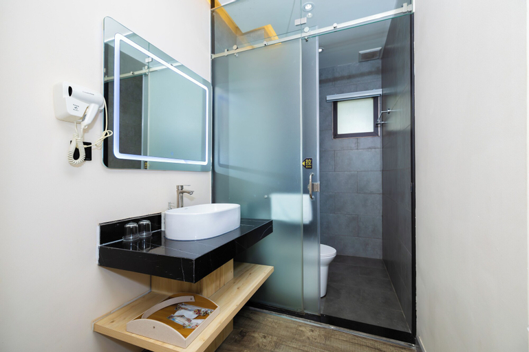 Bathroom 3