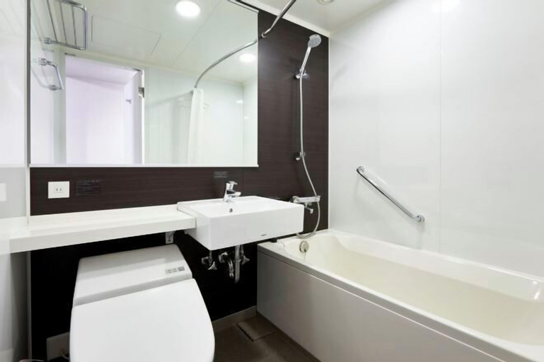 Bathroom 17