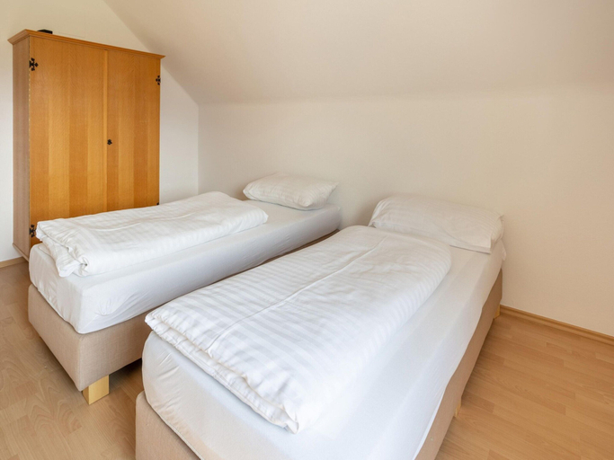 Bedroom 2, Apartment in ski Area in Kotschach-mauthen, Hermagor