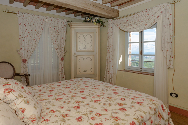 Bedroom 4, B-happy Villa's, Pisa