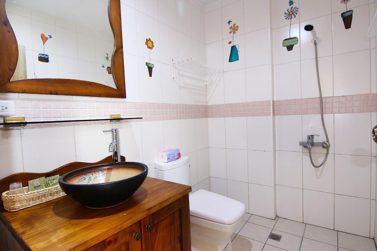 Bathroom 3, Happy Snail Bed and Breakfast, Yilan