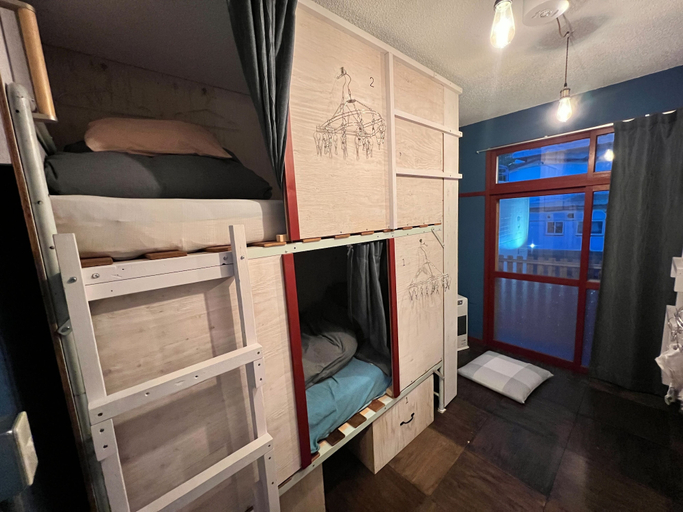 Bedroom 4, Guest House Ponkotan - Hostel, Tōyako