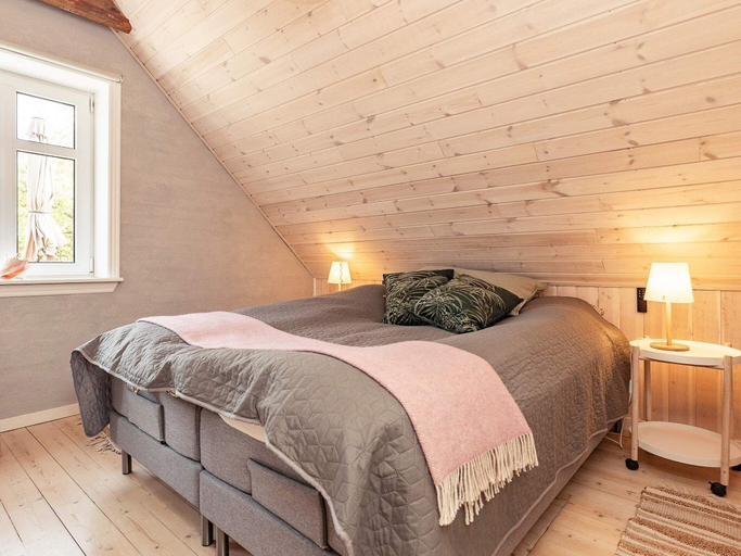 Room 5, 4 Person Holiday Home in Laeso, Læsø
