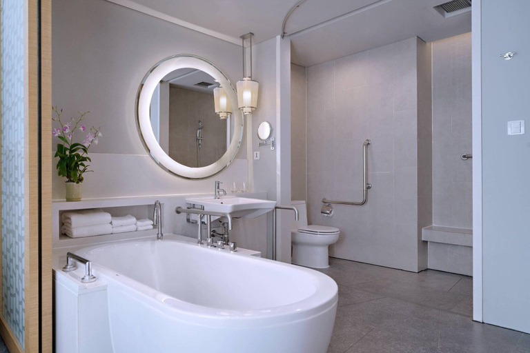 Bathroom 12