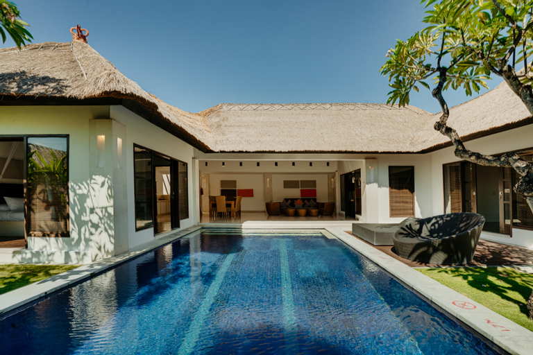 Swimming Pool 2