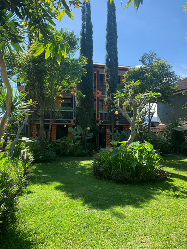 Exterior 11