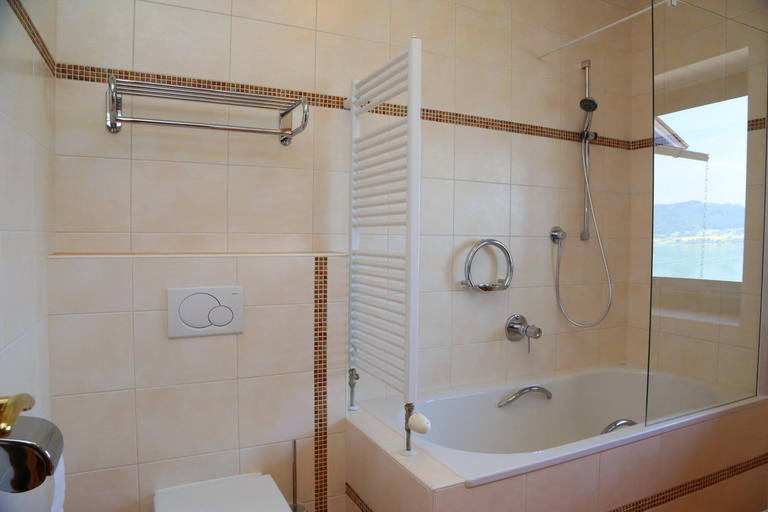 Bathroom 4, Seegasthof Hotel Hois N Wirt, Gmunden