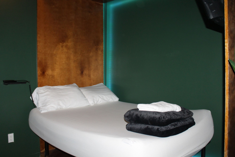 Bedroom 3, Nap York Central Park Sleep Station, New York