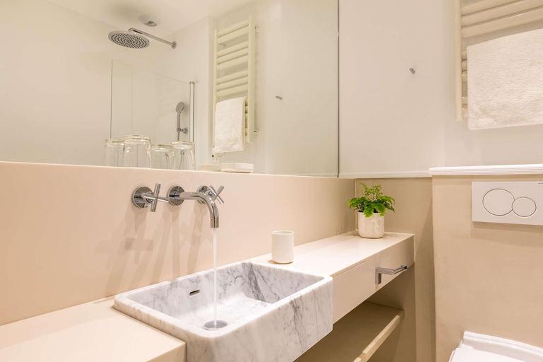 Bathroom 4, Hotel le Friedland, Paris